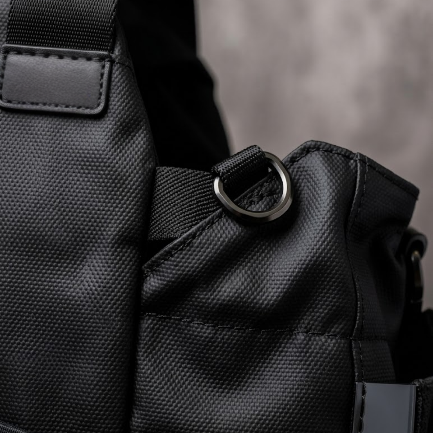 SnapCarry Touch™ - Magnetic Gym Bag